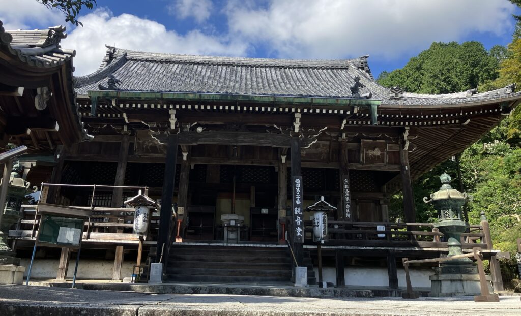 木造の善峯寺の本堂